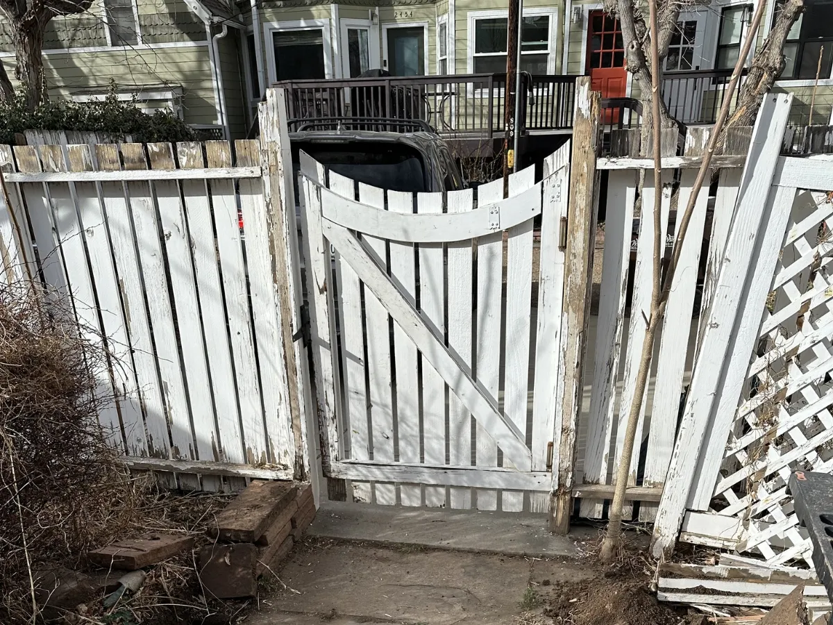 Custom Wood Fence and Arched Gate project photo 1 in Boulder